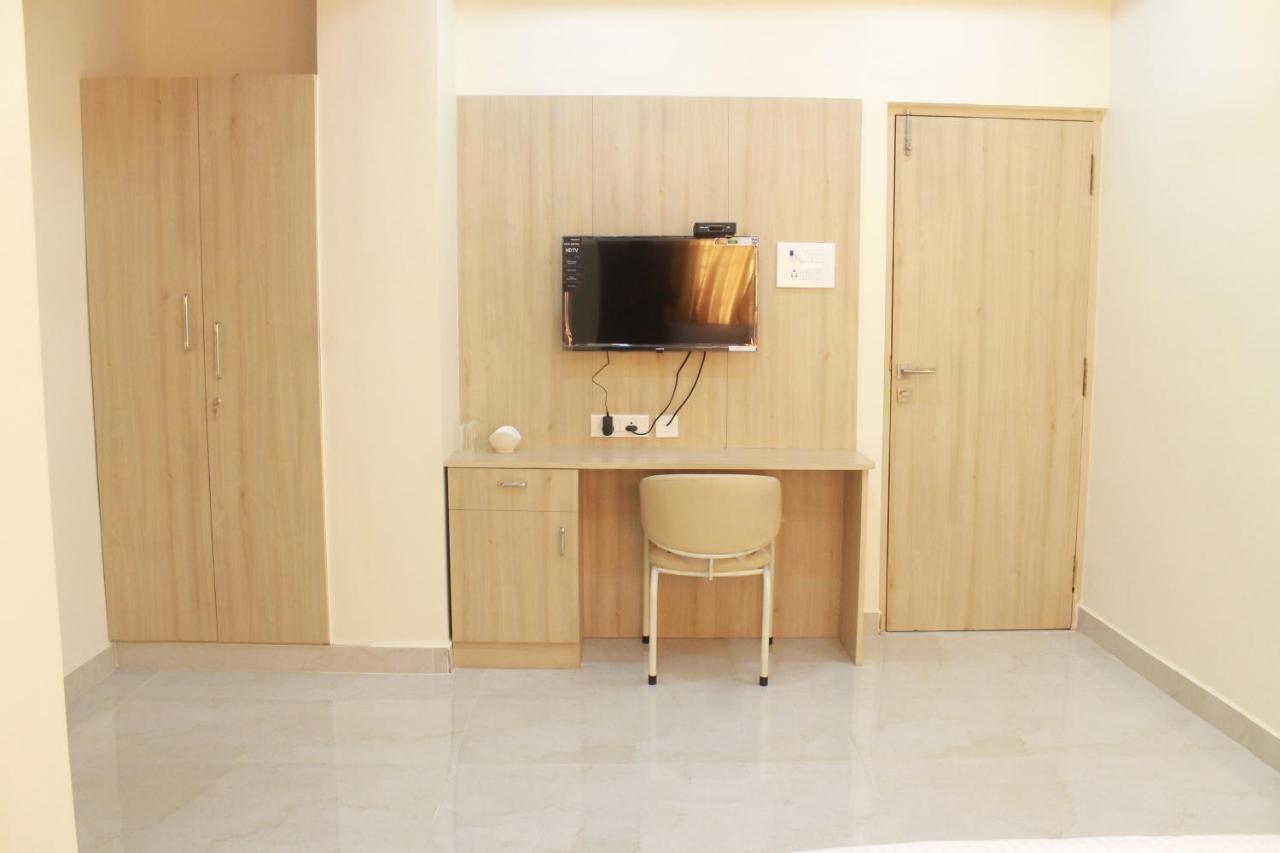 Hotel Jfive Residency Chennai Esterno foto
