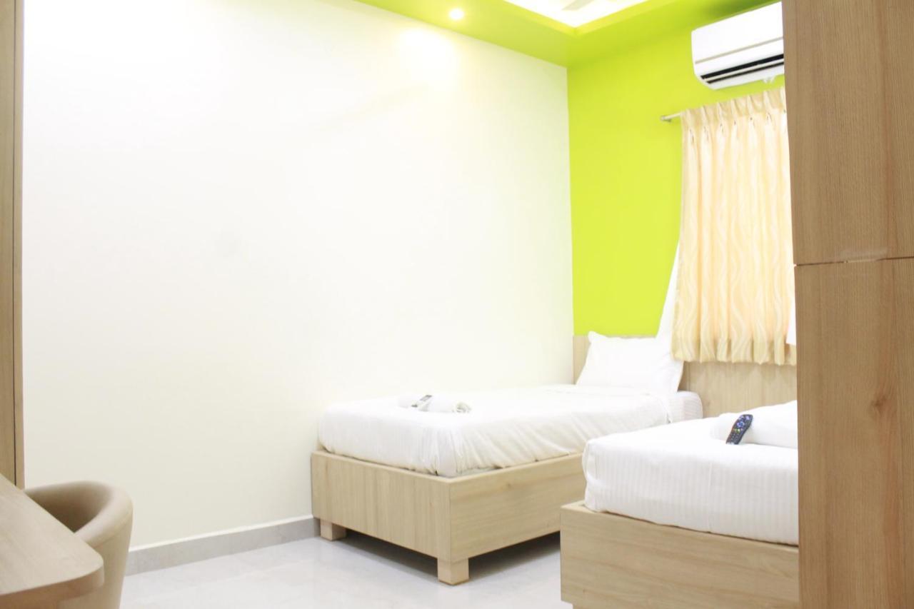 Hotel Jfive Residency Chennai Esterno foto