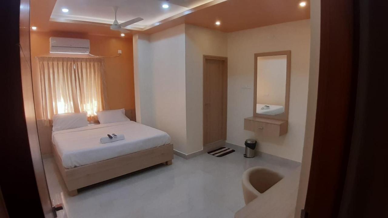 Hotel Jfive Residency Chennai Esterno foto