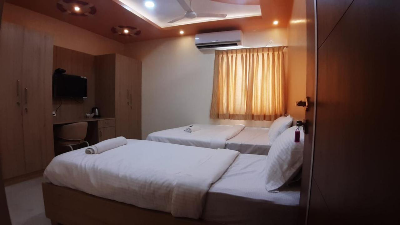 Hotel Jfive Residency Chennai Esterno foto